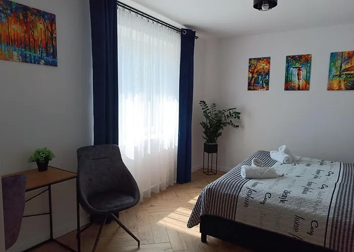 Adula - Pokoje I Apartamenty